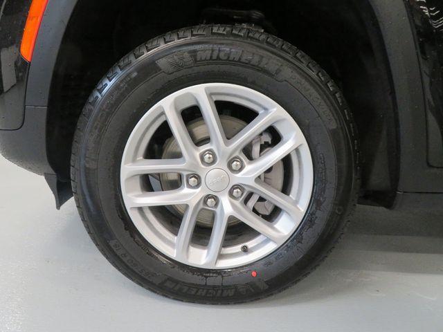 new 2024 Jeep Grand Cherokee car, priced at $40,559