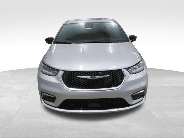 new 2026 Chrysler Pacifica car, priced at $41,835