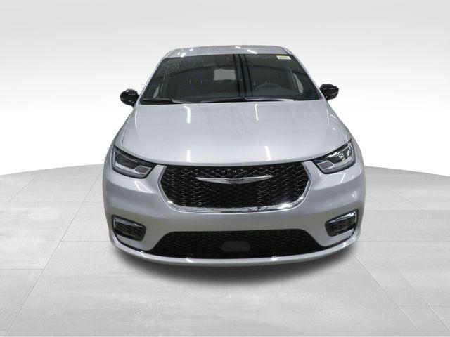 new 2026 Chrysler Pacifica car, priced at $40,215