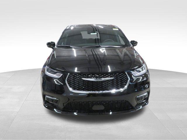 new 2026 Chrysler Pacifica car, priced at $44,938