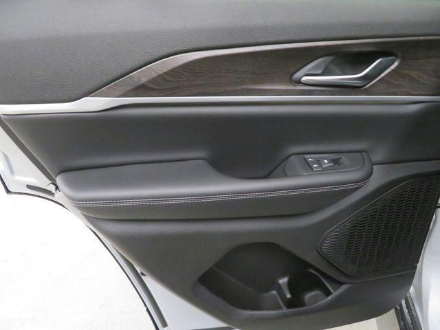 new 2025 Jeep Grand Cherokee car, priced at $48,273