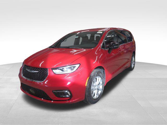 new 2026 Chrysler Pacifica car, priced at $43,776