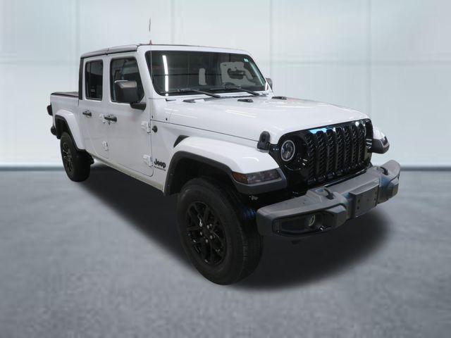 used 2022 Jeep Gladiator car, priced at $29,638