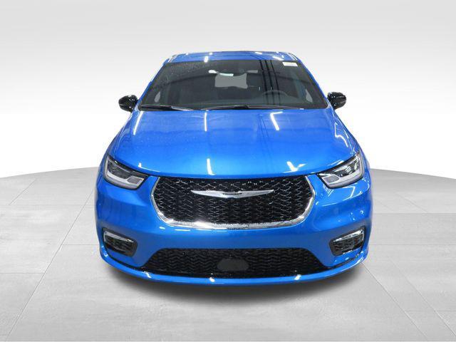 new 2026 Chrysler Pacifica car, priced at $40,215