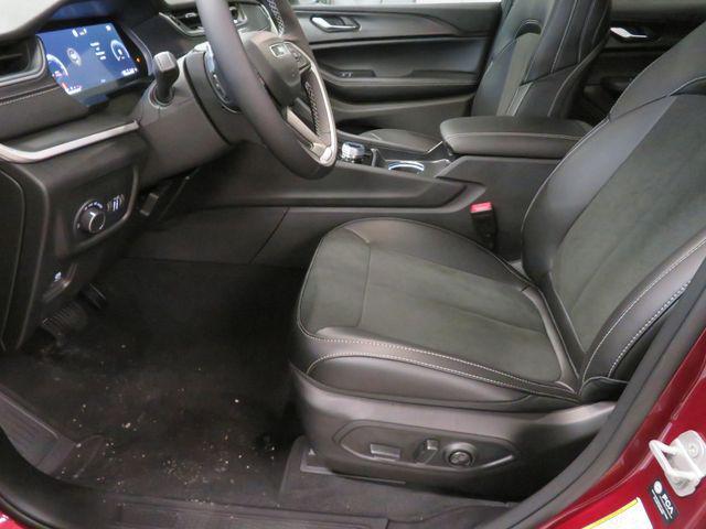 new 2025 Jeep Grand Cherokee car, priced at $42,782