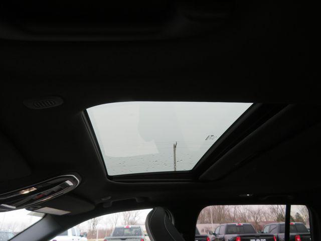 new 2025 Jeep Grand Cherokee car, priced at $40,596