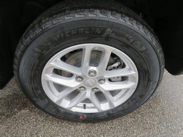 new 2025 Jeep Grand Cherokee car, priced at $40,596