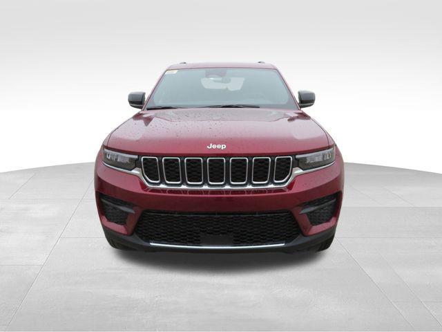 new 2025 Jeep Grand Cherokee car, priced at $40,596