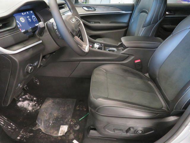 new 2026 Jeep Grand Cherokee car, priced at $44,775