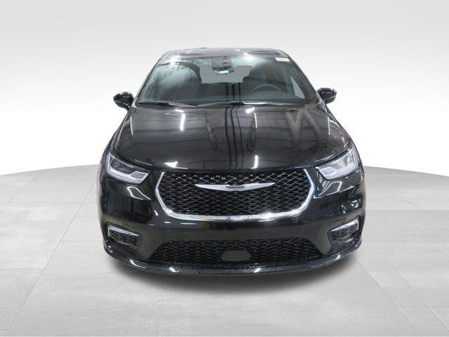 new 2026 Chrysler Pacifica car, priced at $40,386