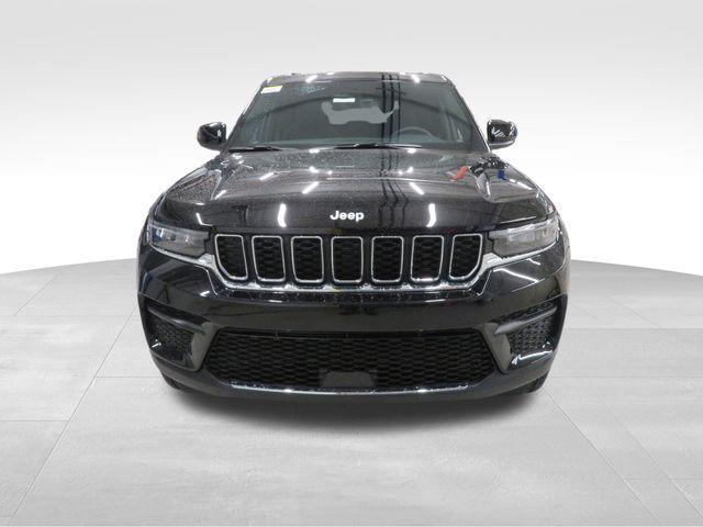 new 2025 Jeep Grand Cherokee car, priced at $39,186