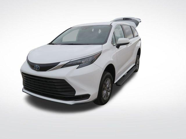 used 2025 Toyota Sienna car, priced at $66,808