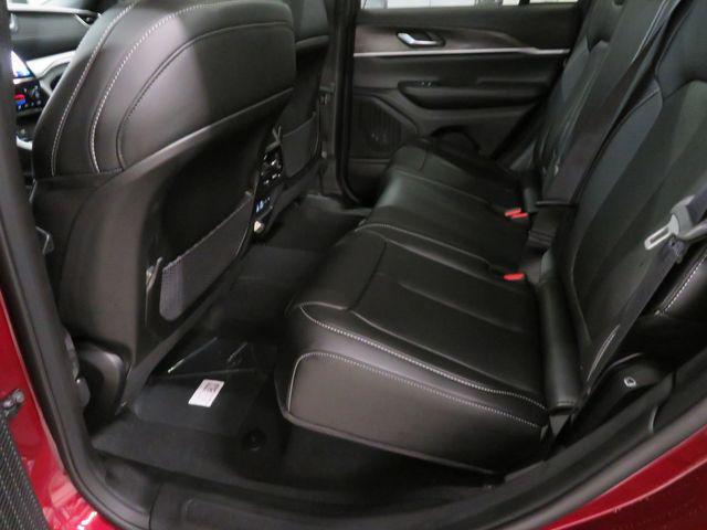 new 2025 Jeep Grand Cherokee car, priced at $48,273