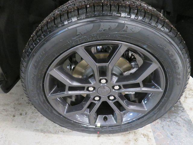 new 2025 Jeep Grand Cherokee car, priced at $48,273