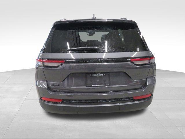 new 2025 Jeep Grand Cherokee car, priced at $48,273