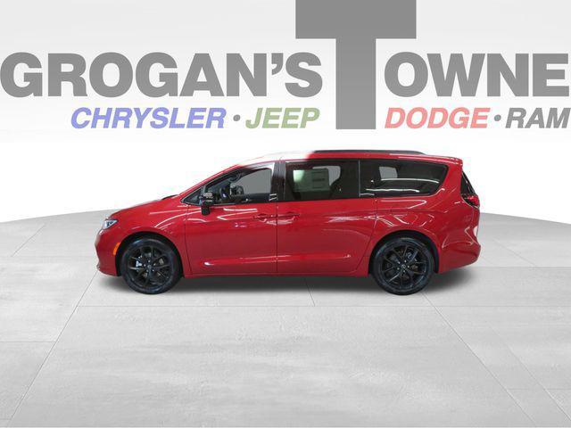 new 2026 Chrysler Pacifica car, priced at $48,905