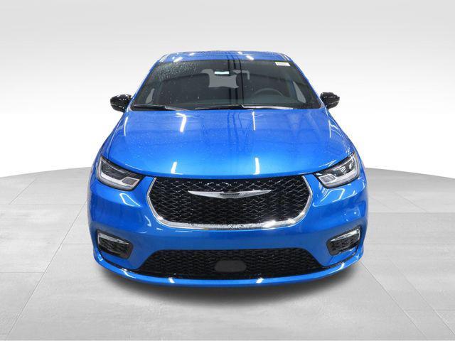 new 2026 Chrysler Pacifica car, priced at $40,215