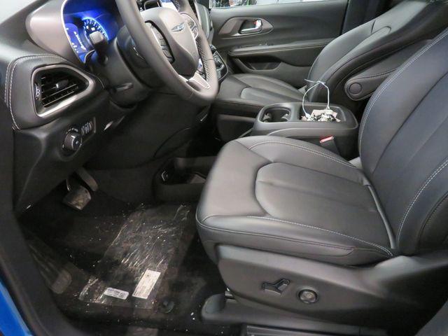 new 2026 Chrysler Pacifica car, priced at $40,215