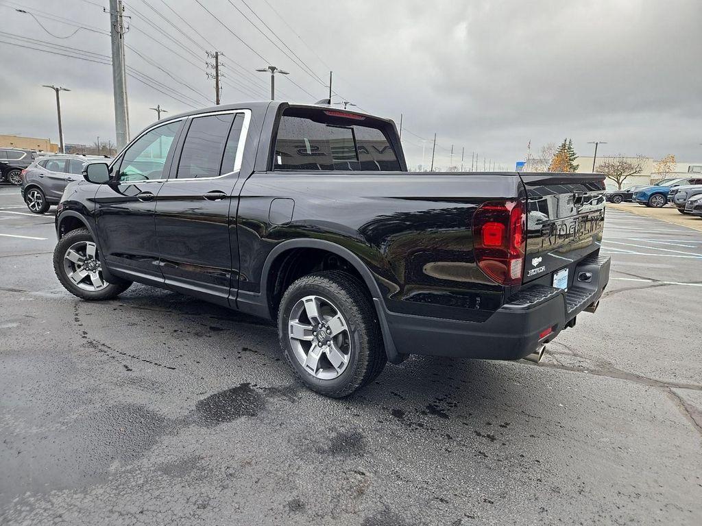 used 2025 Honda Ridgeline car, priced at $35,884