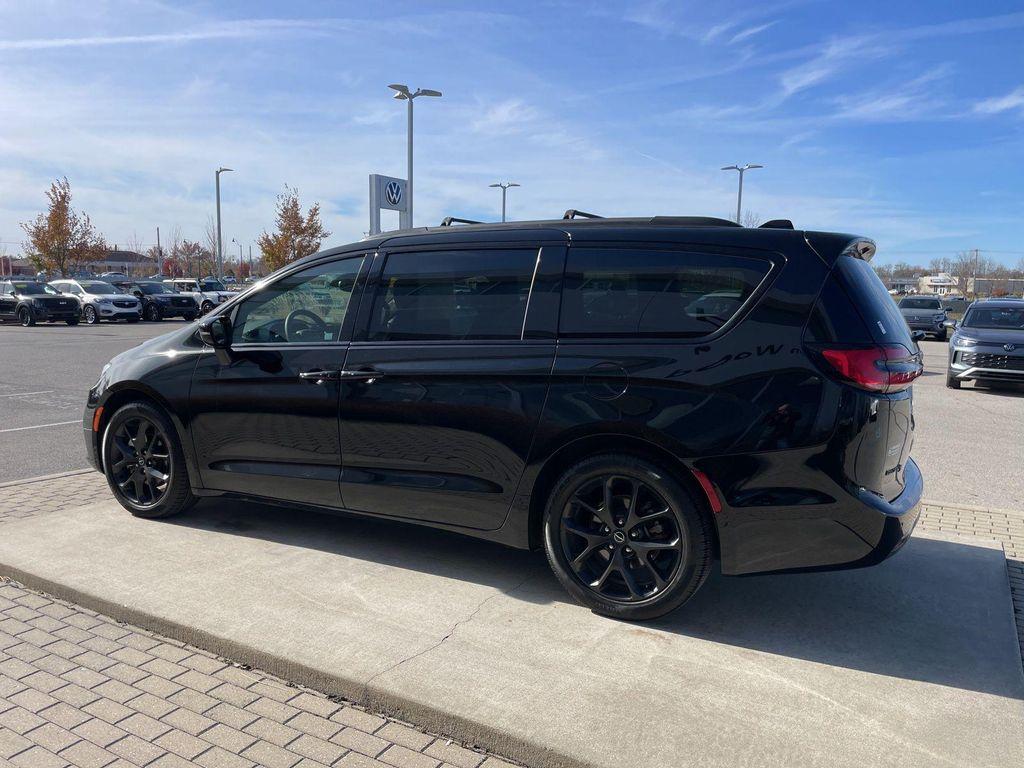 used 2025 Chrysler Pacifica car, priced at $34,767