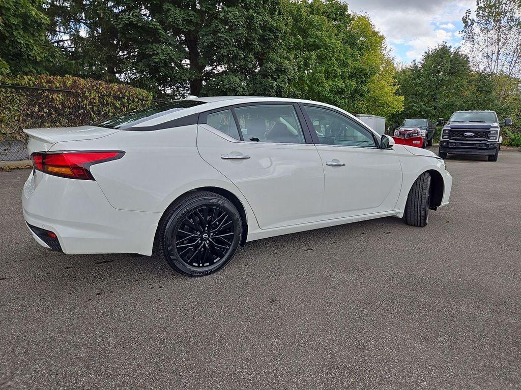 new 2025 Nissan Altima car, priced at $28,894