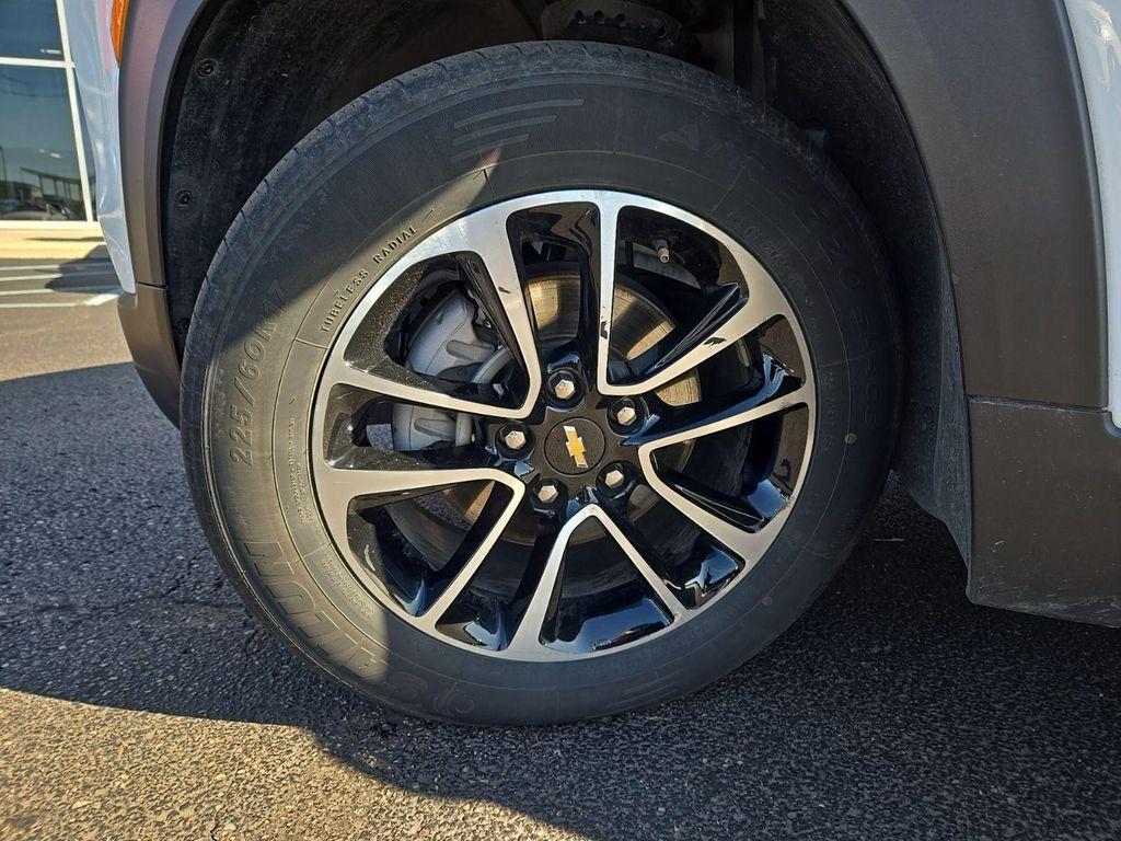 used 2024 Chevrolet TrailBlazer car, priced at $22,919