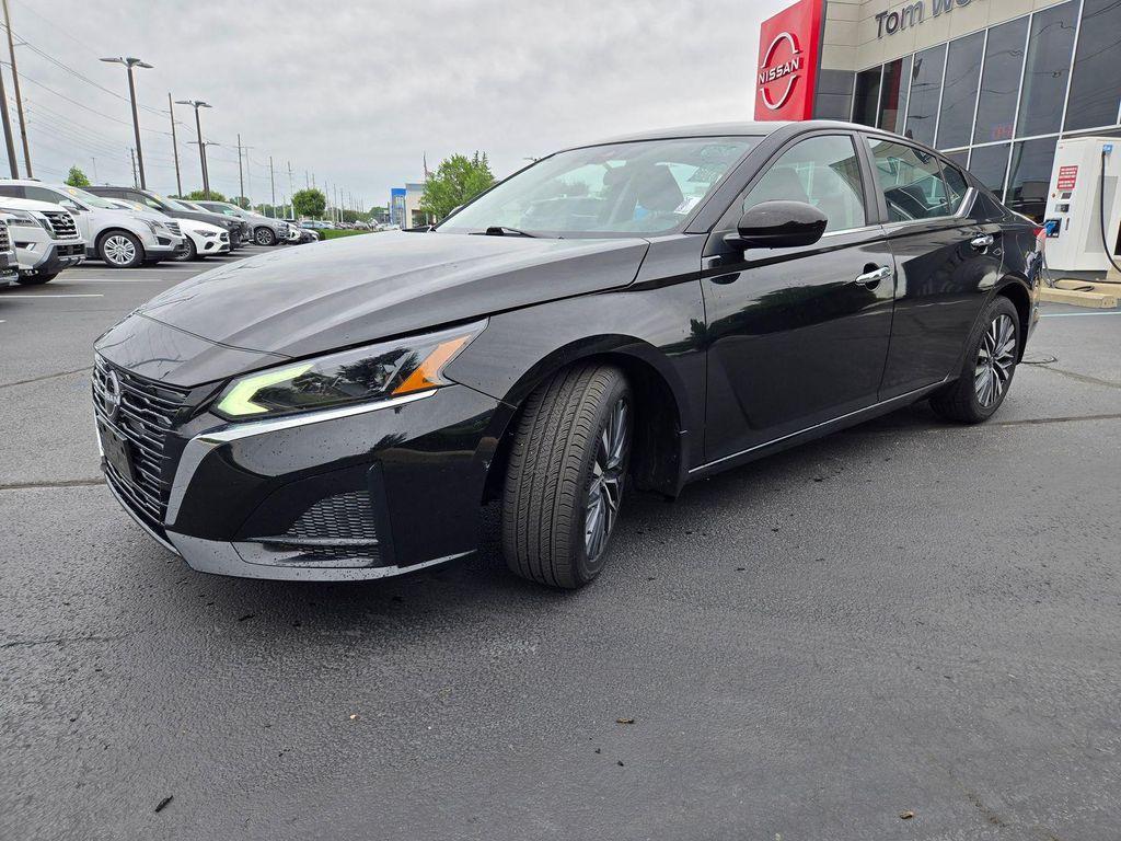 used 2023 Nissan Altima car, priced at $24,237