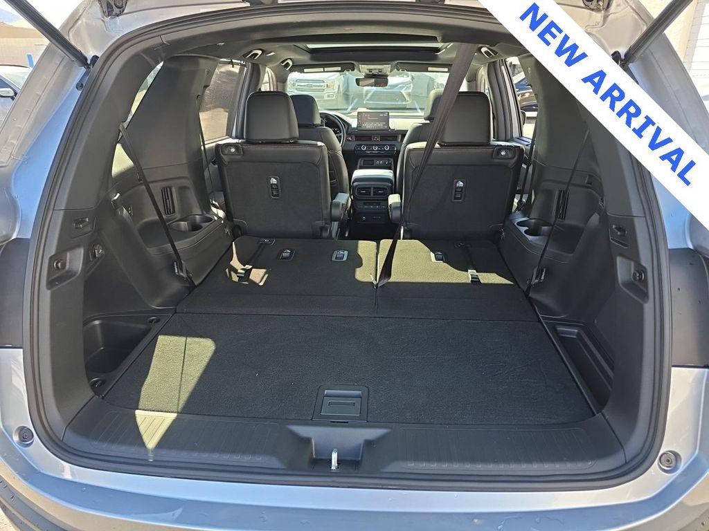 2025 Lunar Silver Metallic Honda Pilot