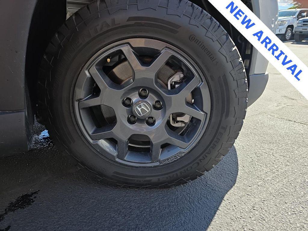 2025 Lunar Silver Metallic Honda Pilot