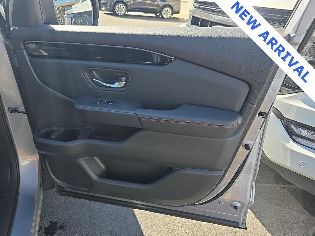 2025 Lunar Silver Metallic Honda Pilot