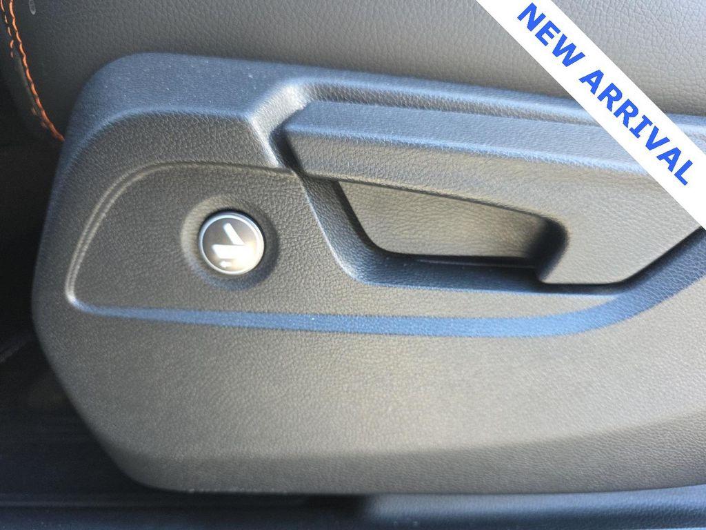 2025 Lunar Silver Metallic Honda Pilot