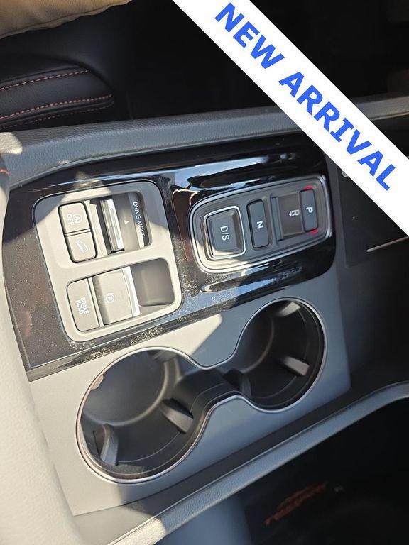 2025 Lunar Silver Metallic Honda Pilot