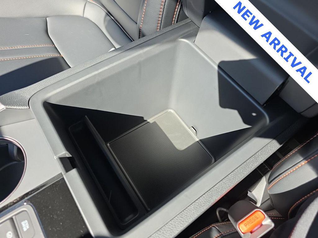 2025 Lunar Silver Metallic Honda Pilot