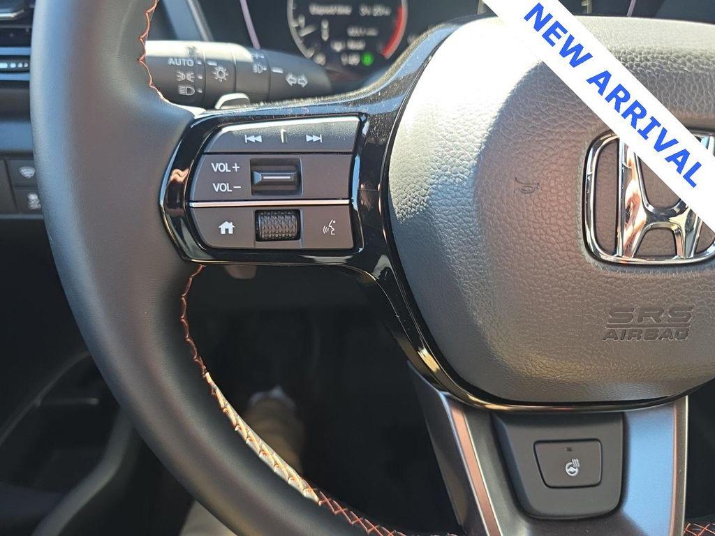 2025 Lunar Silver Metallic Honda Pilot
