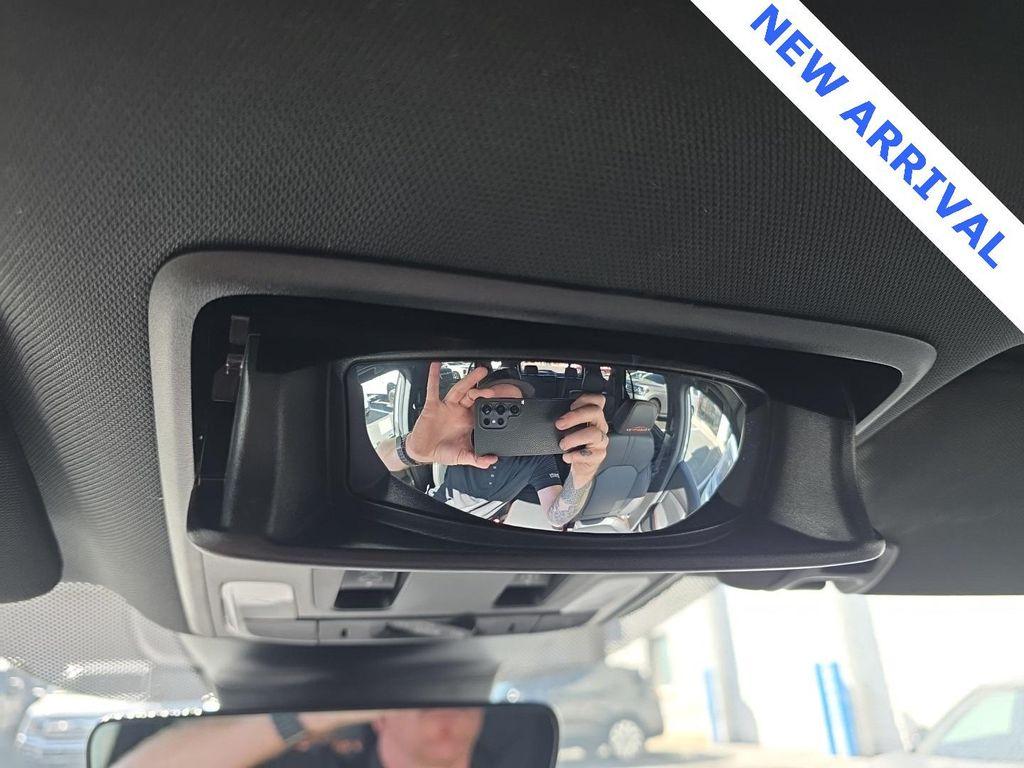 2025 Lunar Silver Metallic Honda Pilot