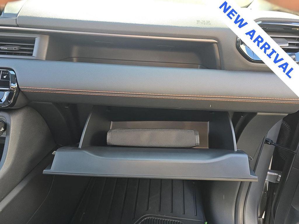 2025 Lunar Silver Metallic Honda Pilot