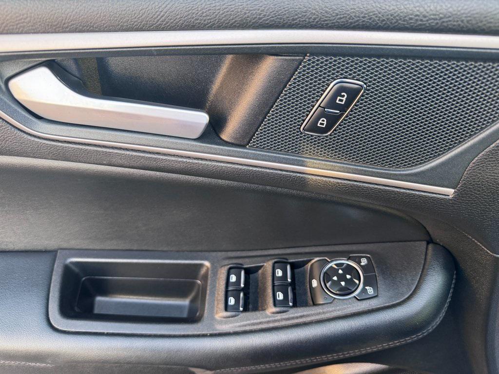 used 2024 Ford Edge car, priced at $23,997