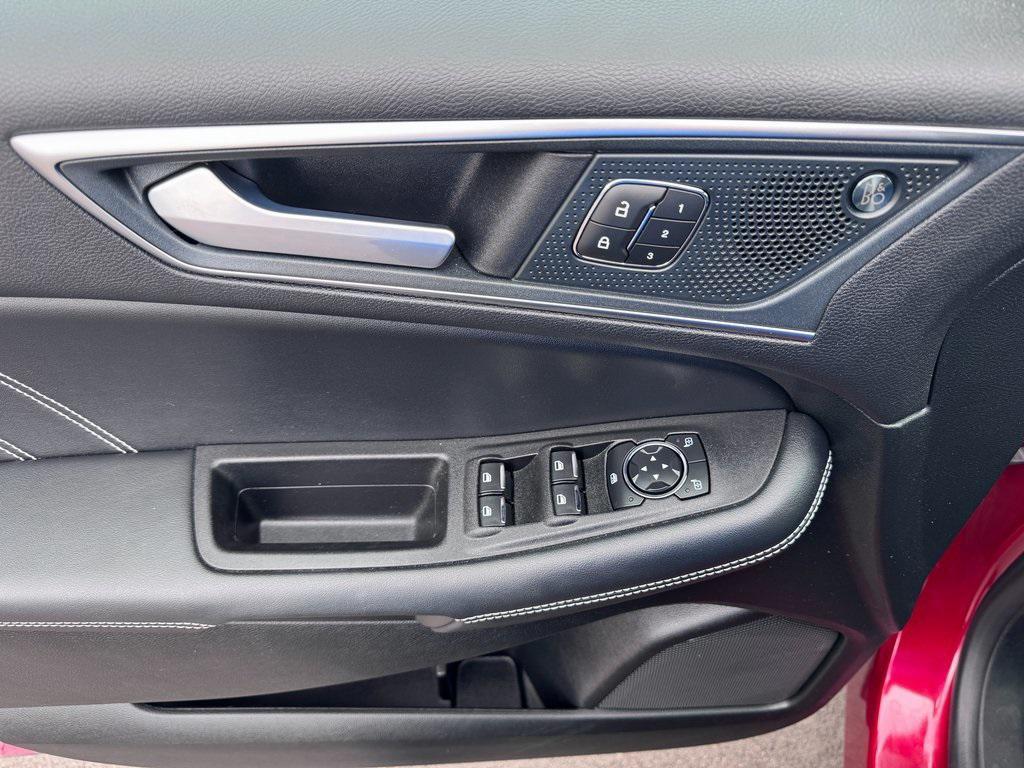 used 2024 Ford Edge car, priced at $36,997