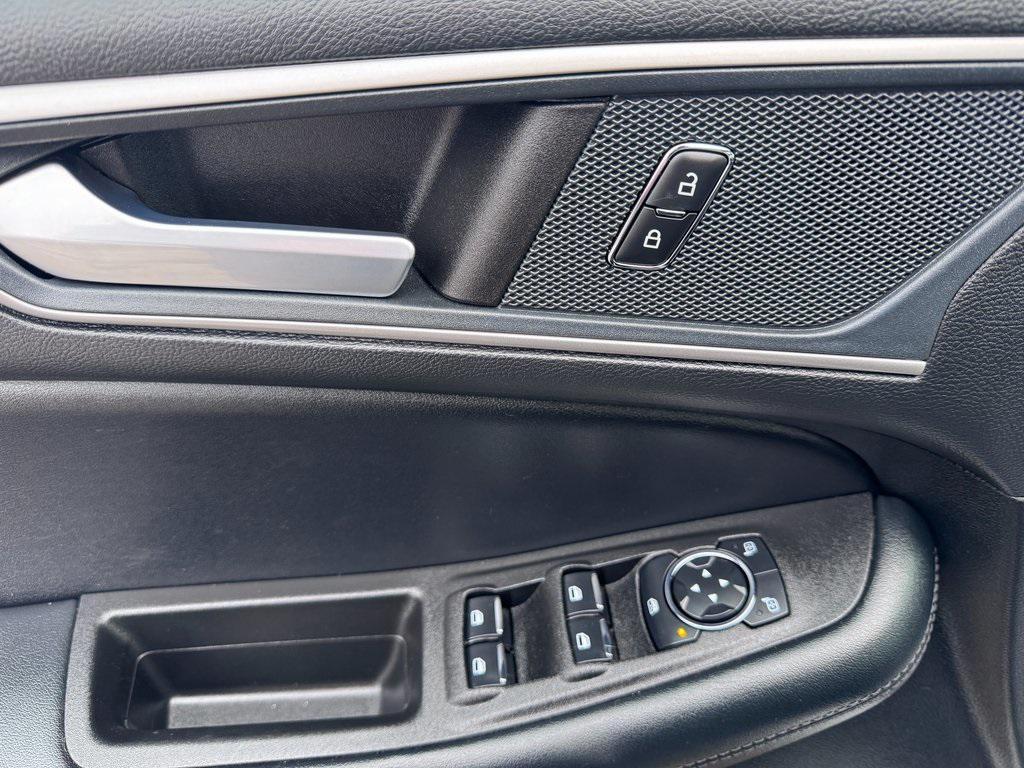 used 2024 Ford Edge car, priced at $28,455