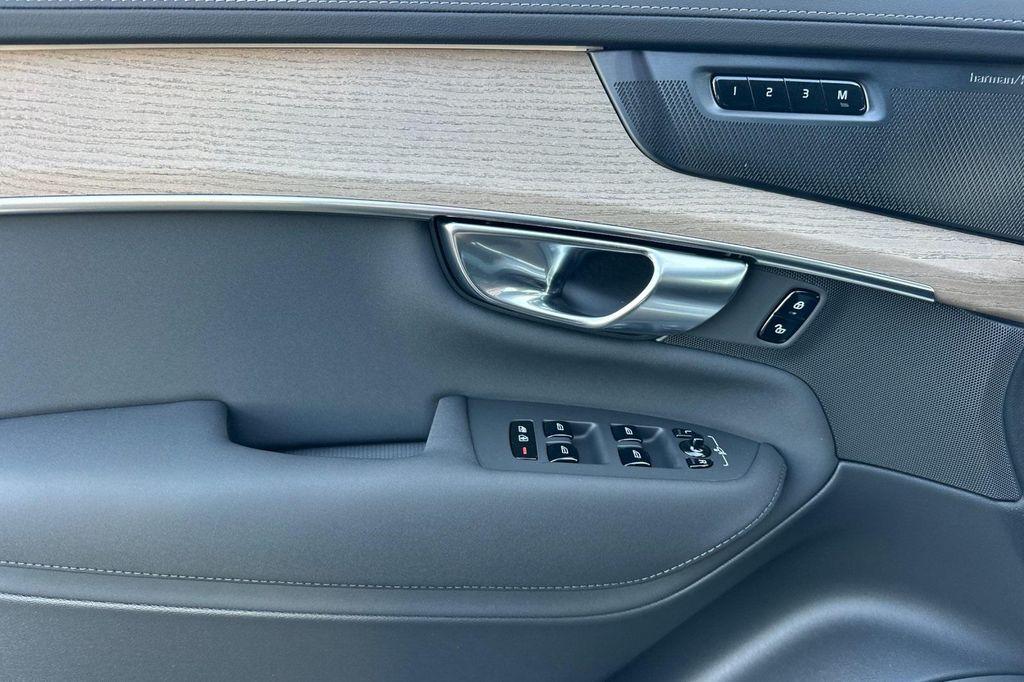 new 2026 Volvo XC90 Plug-In Hybrid car, priced at $81,875