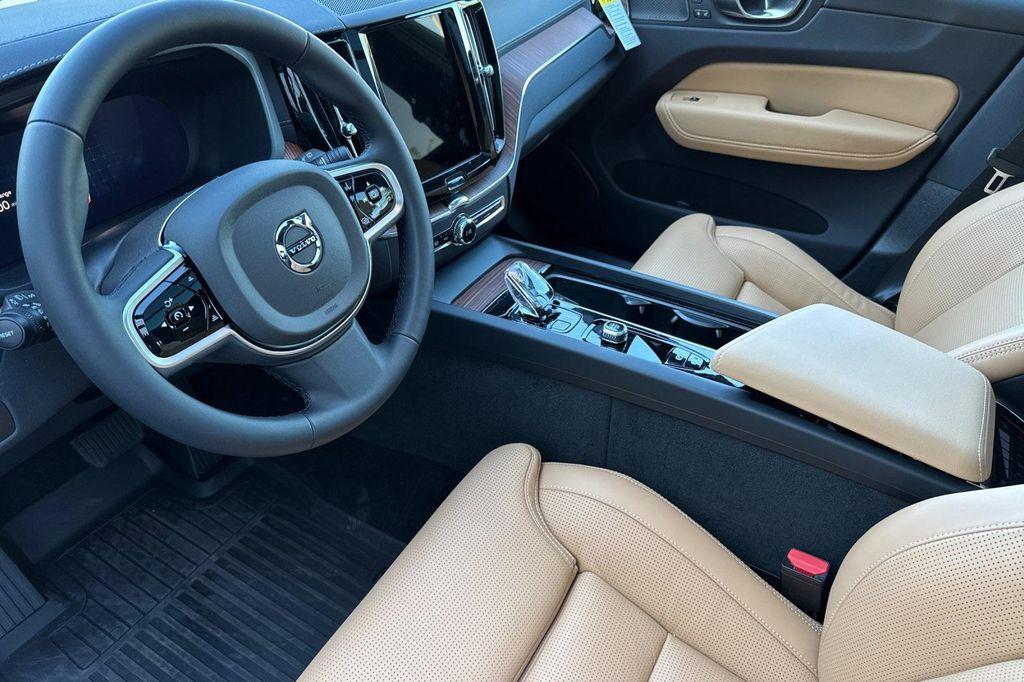 new 2025 Volvo XC60 car, priced at $54,660