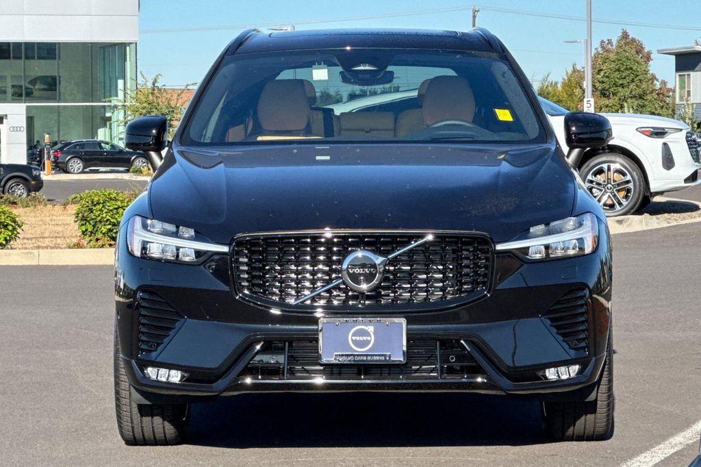 new 2025 Volvo XC60 car, priced at $54,660