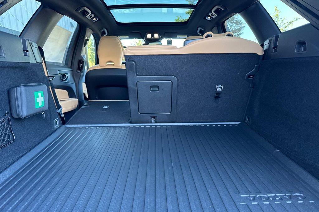 new 2025 Volvo XC60 car, priced at $54,660