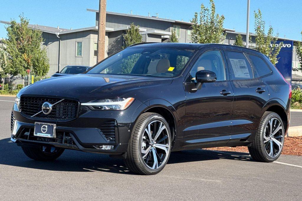 new 2025 Volvo XC60 car, priced at $54,660
