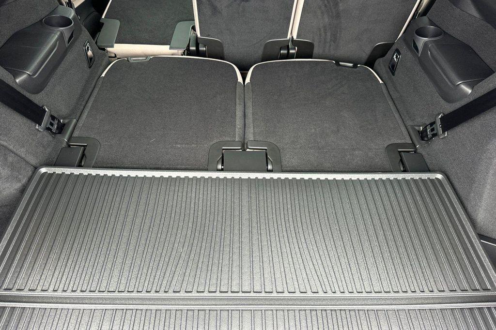 new 2026 Volvo XC90 Plug-In Hybrid car, priced at $75,495