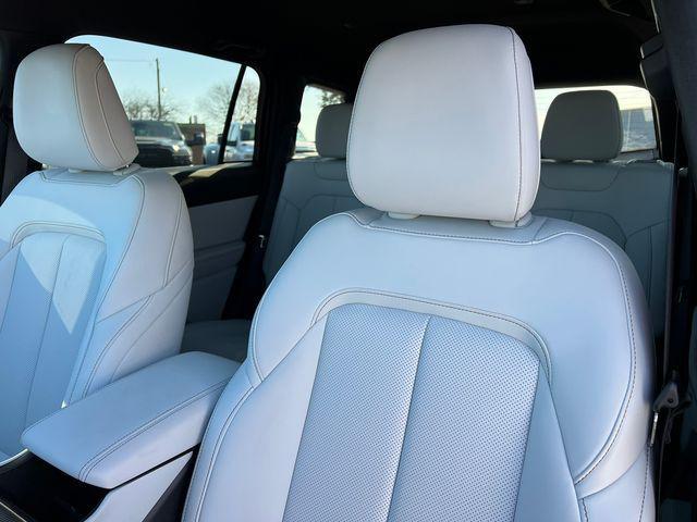 new 2026 Jeep Cherokee car, priced at $40,112