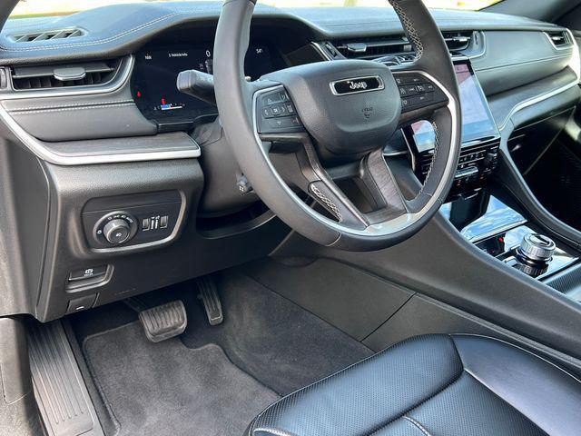 used 2024 Jeep Grand Cherokee car, priced at $35,997