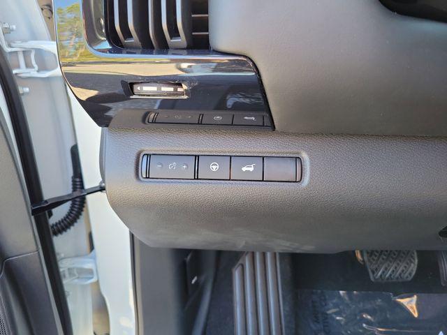 new 2026 Nissan Pathfinder car, priced at $36,633