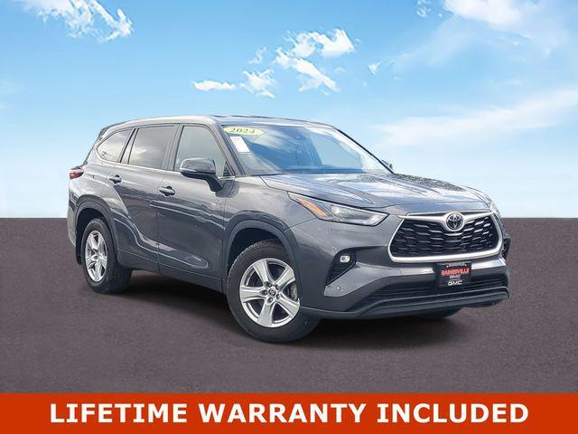used 2024 Toyota Highlander car, priced at $32,500