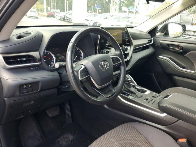 used 2024 Toyota Highlander car, priced at $32,500